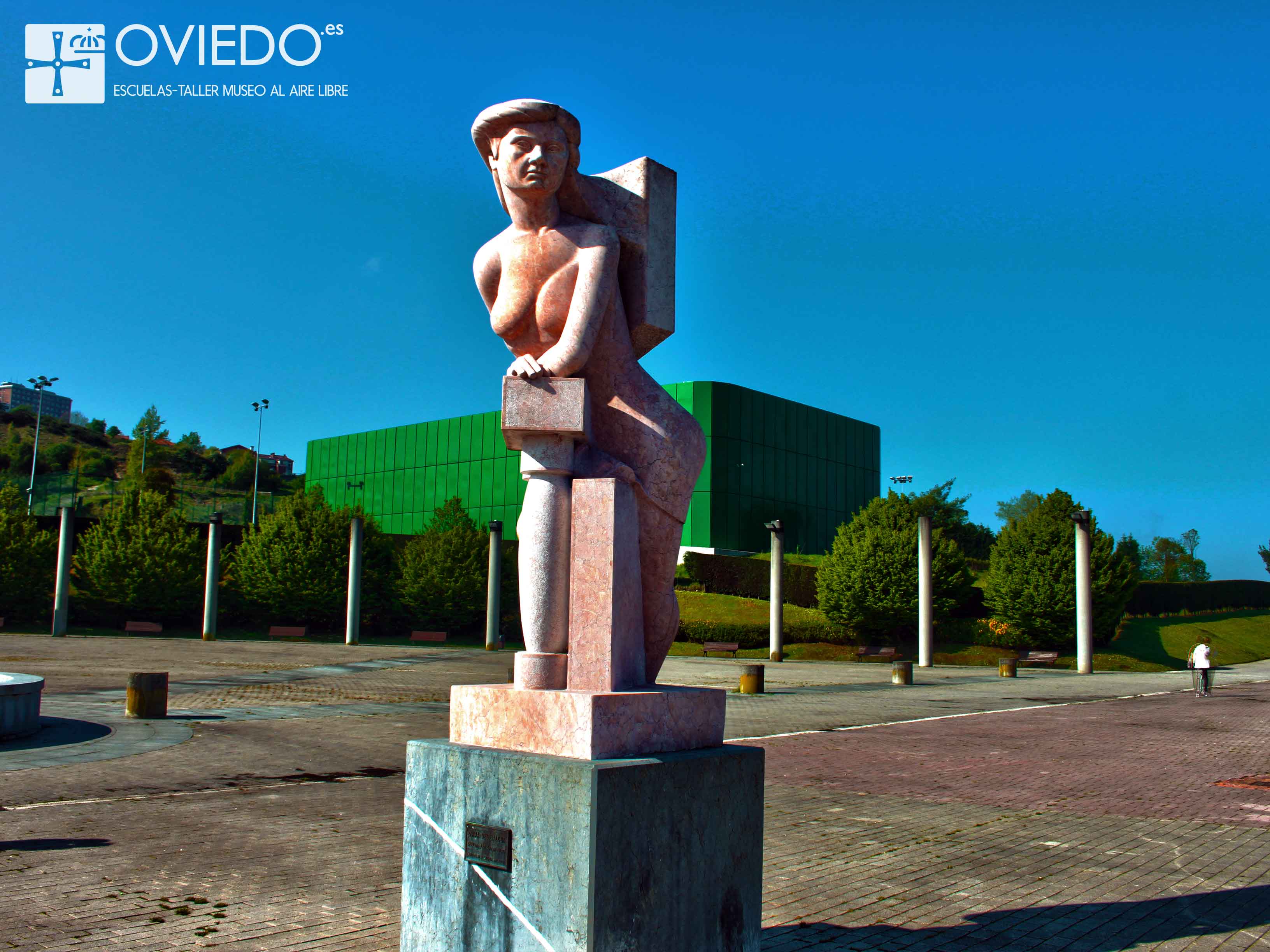 Escultura Dama del balcón